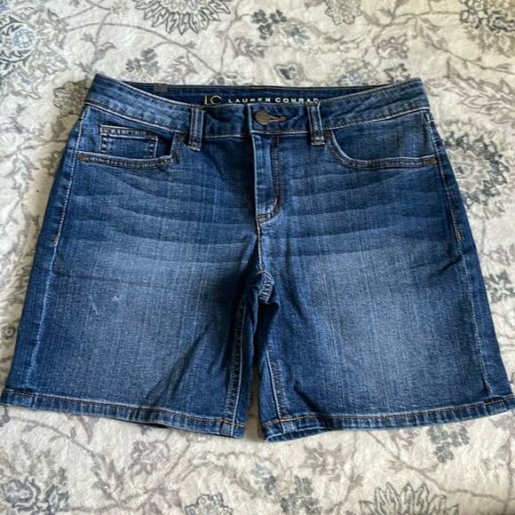 COPY - LAUREN CONRAD Blue Medium to Dark Wash Cotton Blend Denim Shorts Size 6 - Picture 1 of 7